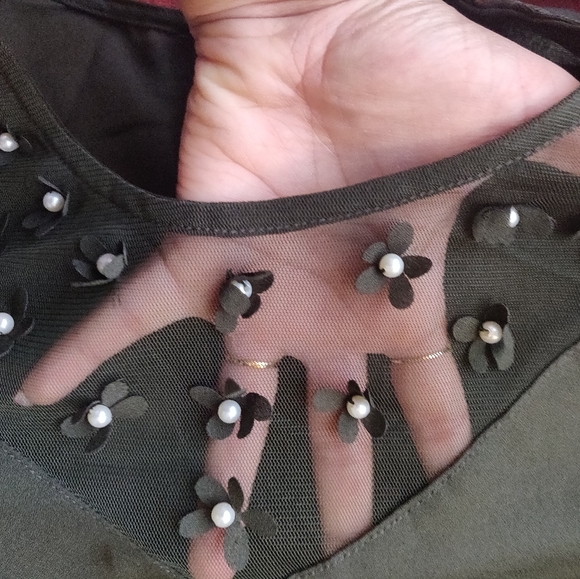 Premium quality clothes lot in mint condition. - Picture 8 of 8